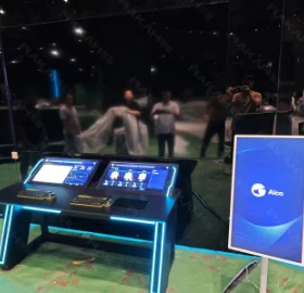 深圳華為展廳 | 30寸OLED透明屏中控桌
